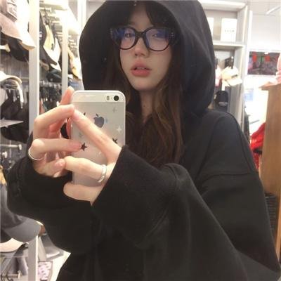 中介人妓女海报